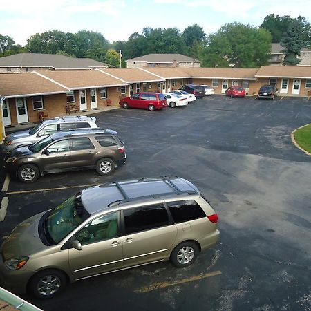 Tower Motel Green Bay Bagian luar foto