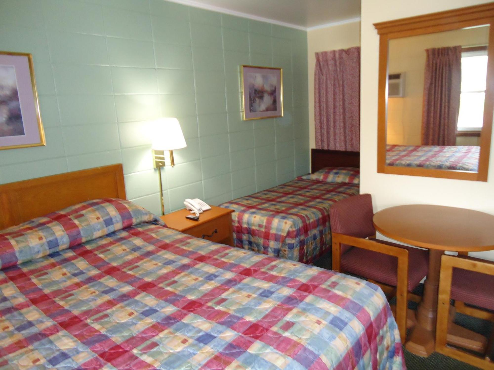 Tower Motel Green Bay Bagian luar foto